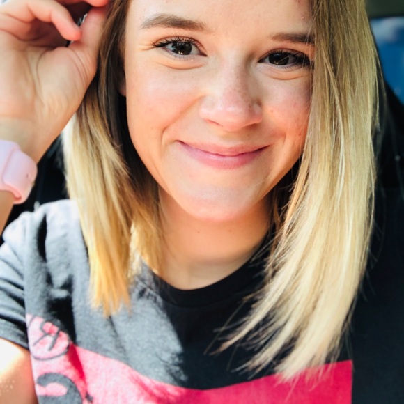 Meet your Posher, Demi - Picture 1 of 1